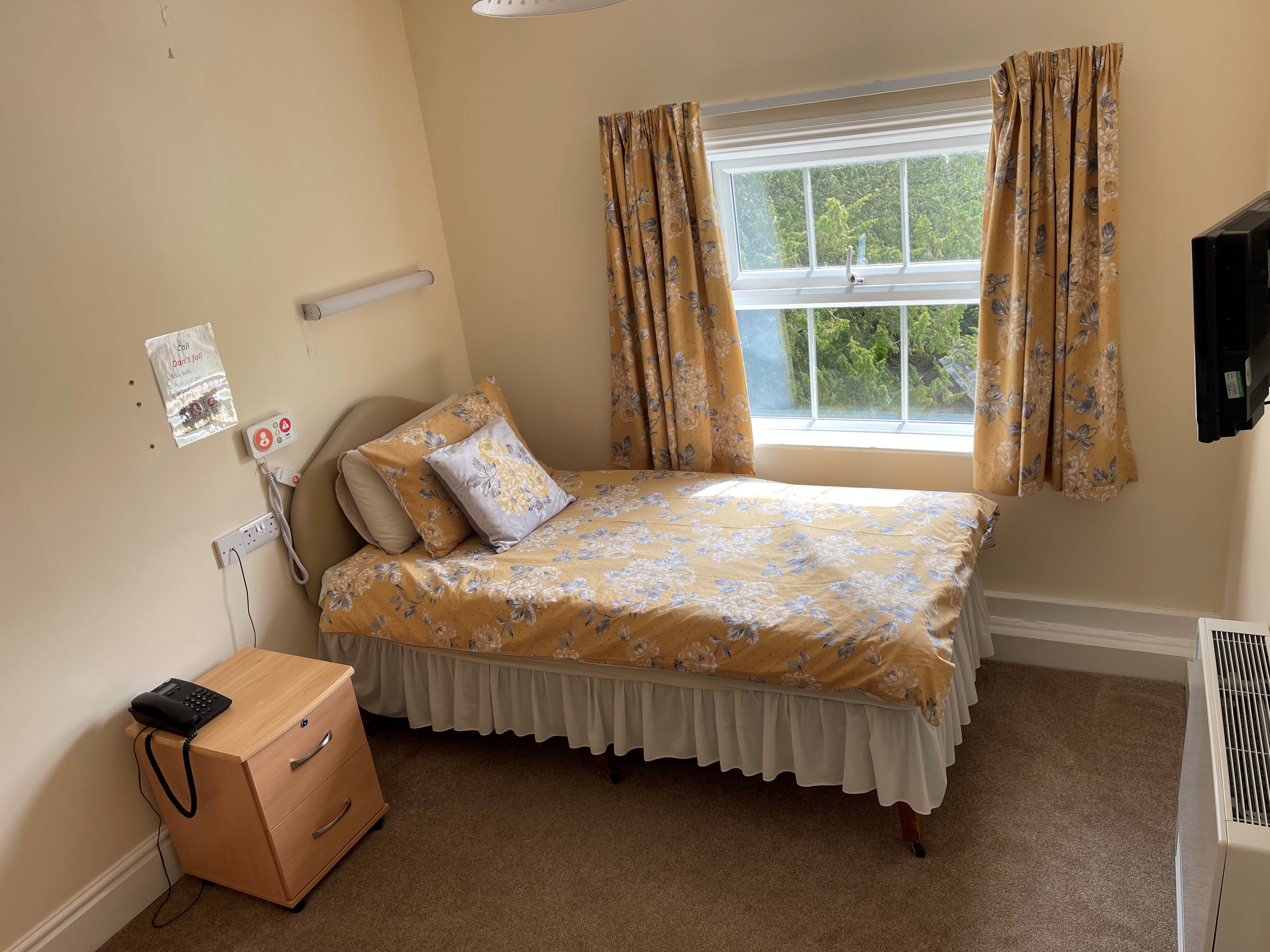Slider image #7 for Coxbench Hall