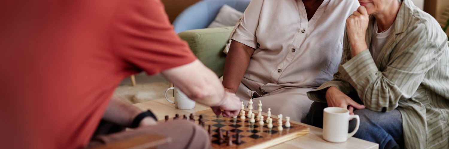 games for the elderly - friends playing chess